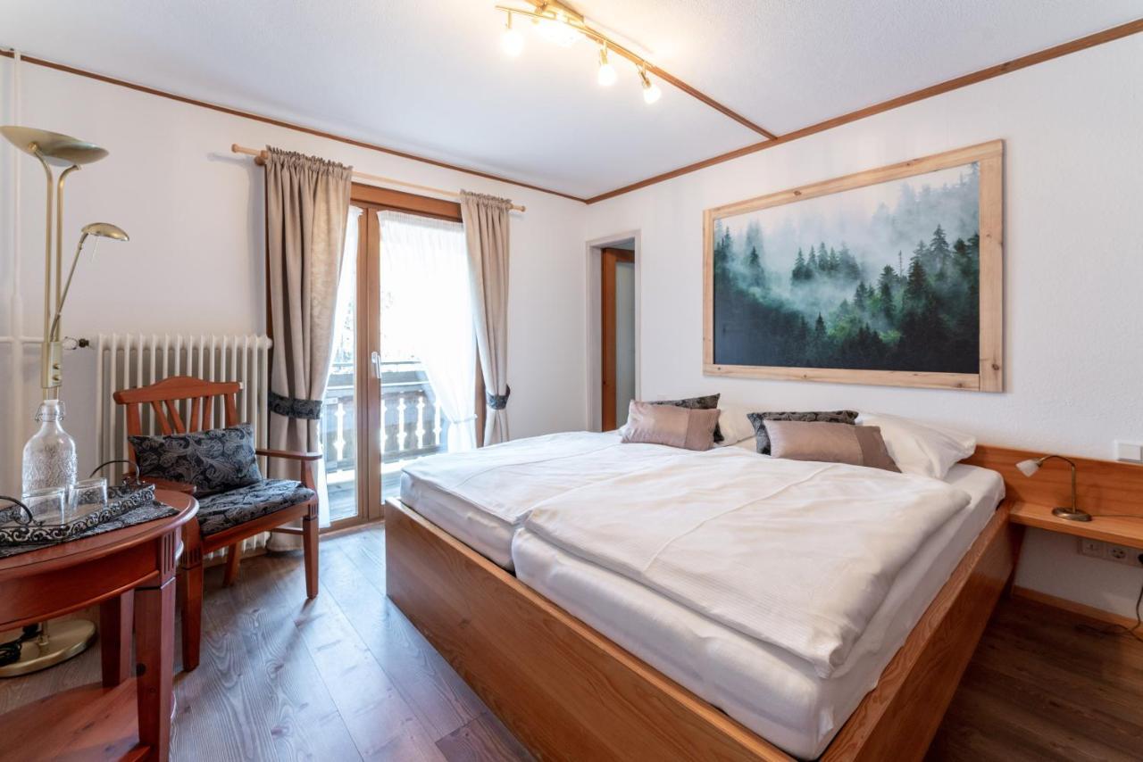 Hoehengasthaus Kolmenhof An Der Donauquelle Furtwangen Bagian luar foto