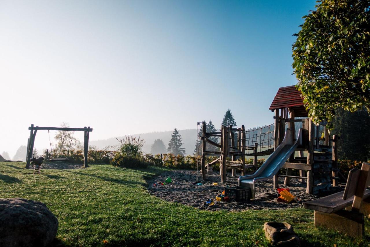 Hoehengasthaus Kolmenhof An Der Donauquelle Furtwangen Bagian luar foto